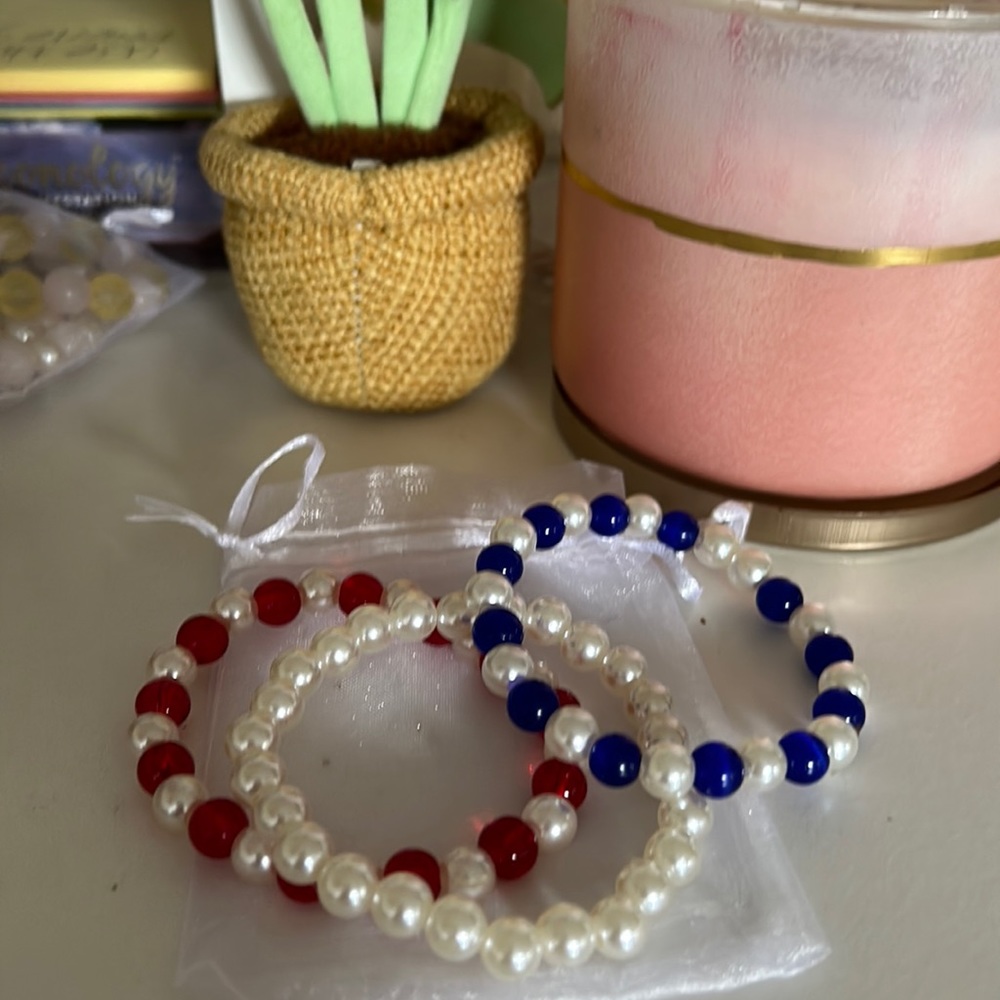 New ❤️❤️Bundle bracelet